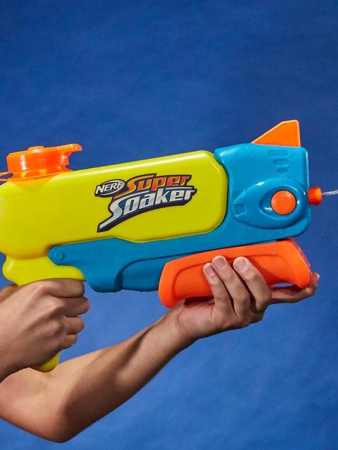 Nerf Super Soaker Wave Spray Water Blaster, Nozzle Moves To Create Wild Wave Soakage, Outdoor Games and Water Toys