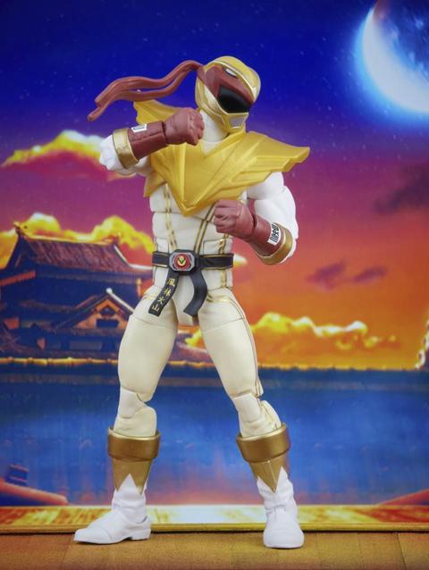 Power Rangers X Street Fighter Lightning Collection Morphed Ryu Crimson Hawk Ranger Collab Figure