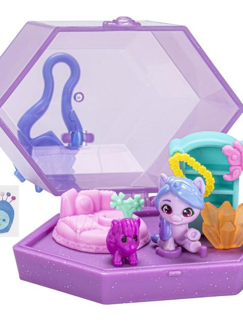 My Little Pony Mini World Magic Crystal Keychain Izzy Moonbow Toy - Portable Playset and Accessories, Kids Ages 5+