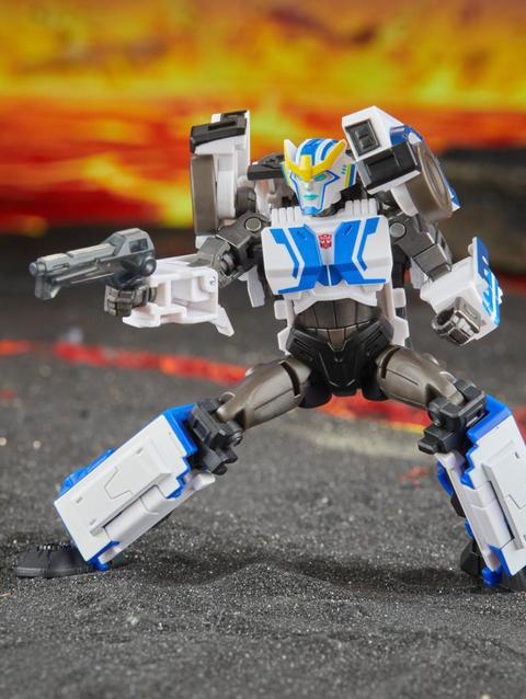 Transformers Legacy United Deluxe Robots in Disguise 2015 Universe Strongarm 5.5” Action Figure, 8+