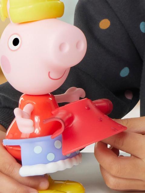 Peppa Pig Toys Peppa Pig Dress-Up 6” Figure with 6 Fashion Accessories, Preschool Toys, 3+