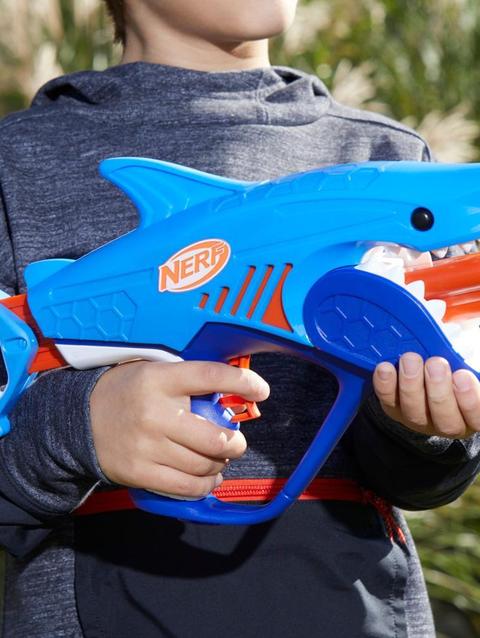 Nerf Junior Wild Sharkfire, Easy Play Dart Blaster, 8 Nerf Elite Darts, Ages 6 & Up