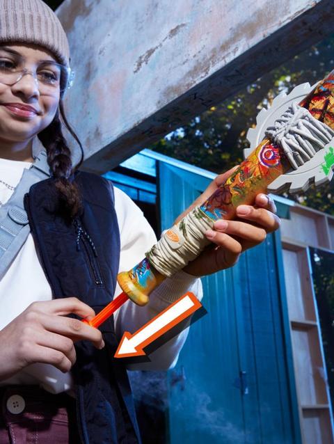 Nerf Zombie Strikeout Dart Blaster, 8 Nerf Elite Darts, Foam Blade, Outdoor Games, Ages 8+