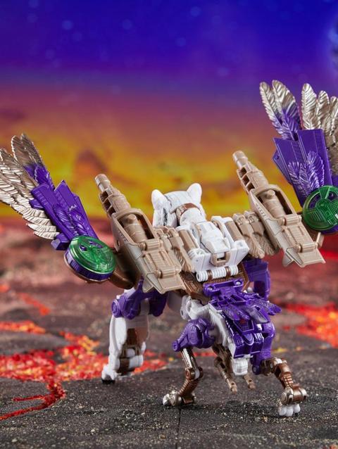 Transformers Legacy United Leader Beast Wars Universe Tigerhawk 7.5” Action Figure, 8+