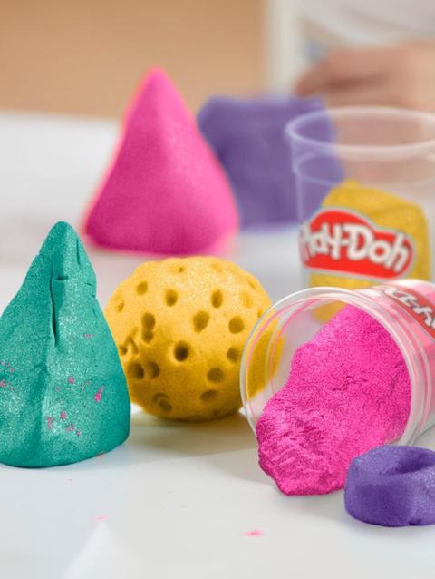 Play-Doh 12 Pack Assorted Celebration Compound Arts and Crafts Toys