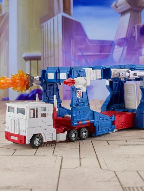 Transformers Studio Series Commander The Transformers: The Movie 86-21 Ultra Magnus Converting Action Figure (9.5”)