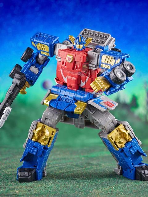 Transformers Legacy Evolution Commander Armada Universe Optimus Prime Figure (7.5”)