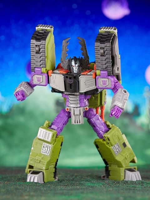 Transformers Legacy Evolution Leader Armada Universe Megatron Converting Action Figure (7”)