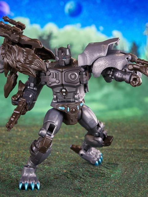 Transformers Legacy Evolution Voyager Nemesis Leo Prime Converting Action Figure (7”)