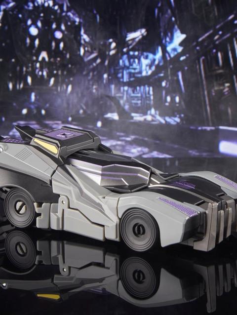 Transformers Studio Series Deluxe 02 Gamer Edition Barricade Converting Action Figure (4.5”)